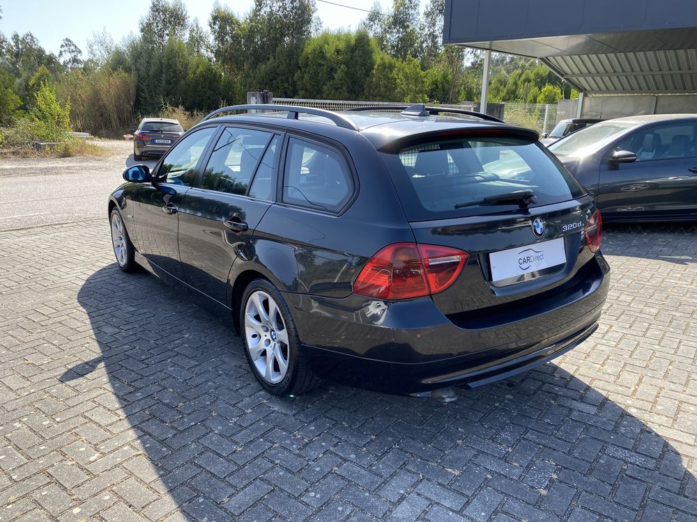 BMW 320d - Pele e Teto panorâmico - IUC 50E