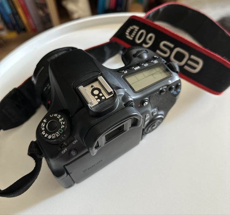 Canon 60D (без обʼєктива)