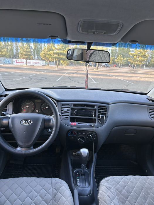 KIA Rio  продам  автомобиль