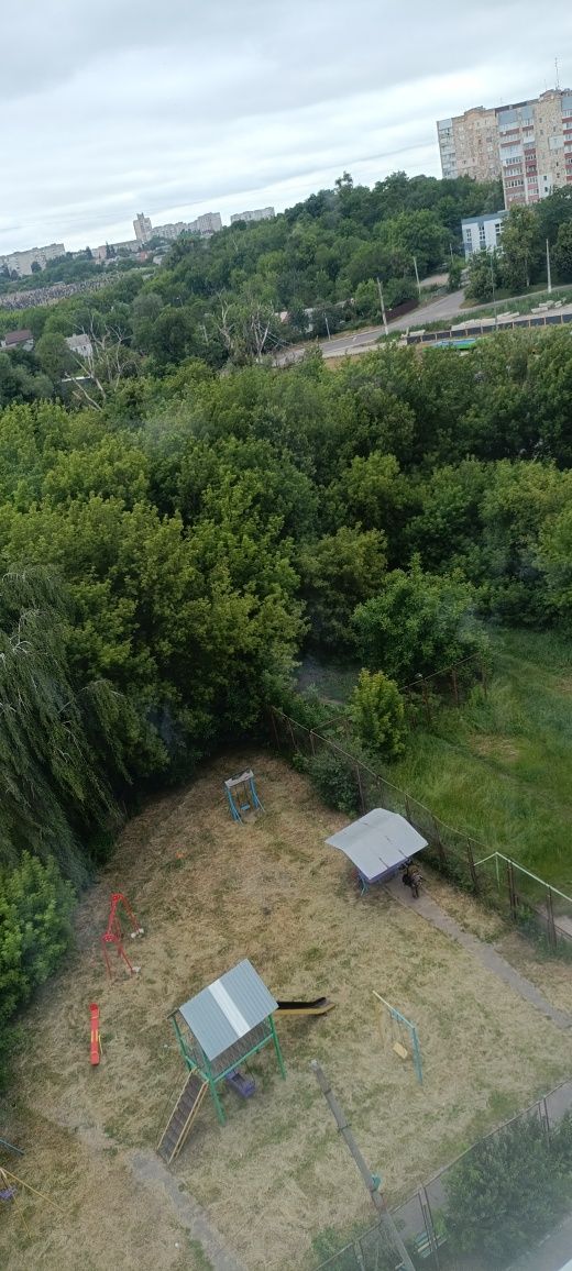 Продам гуртожиток на Івана Гонти.