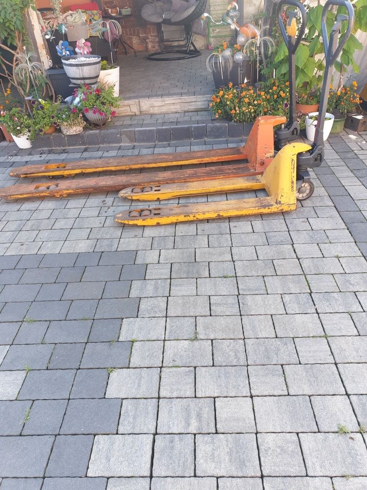 Paleciak ręczny jungheinrich