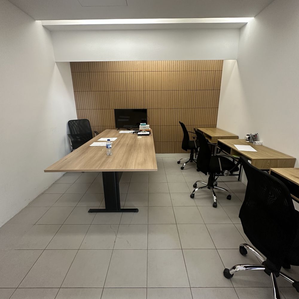Mesa de reuniao tamanho 2,40