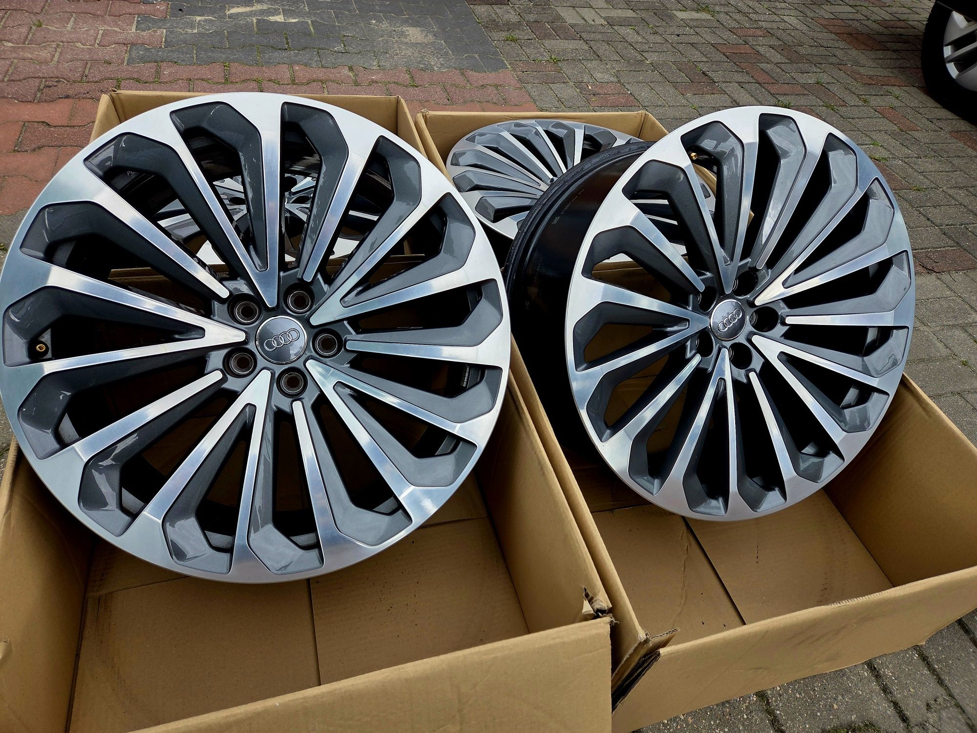 Oryginalne felgi Audi 21 Audi Etron , A6 A7 A8 Bicolor