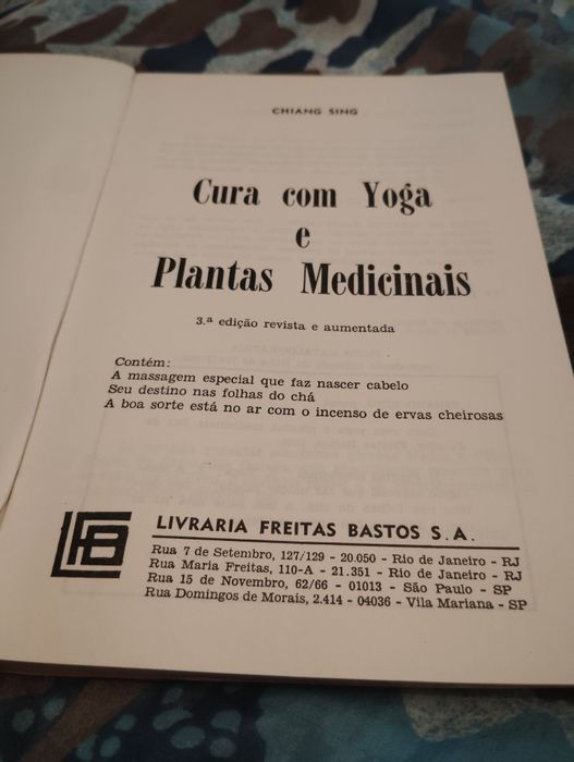 Livro Cura Com Yoga e Plantas Medicinais Usado