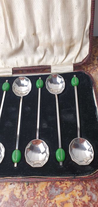 Zestaw pięknych posrebrzanych łyżeczek w stylu Art Deco Antyk, Pudełko