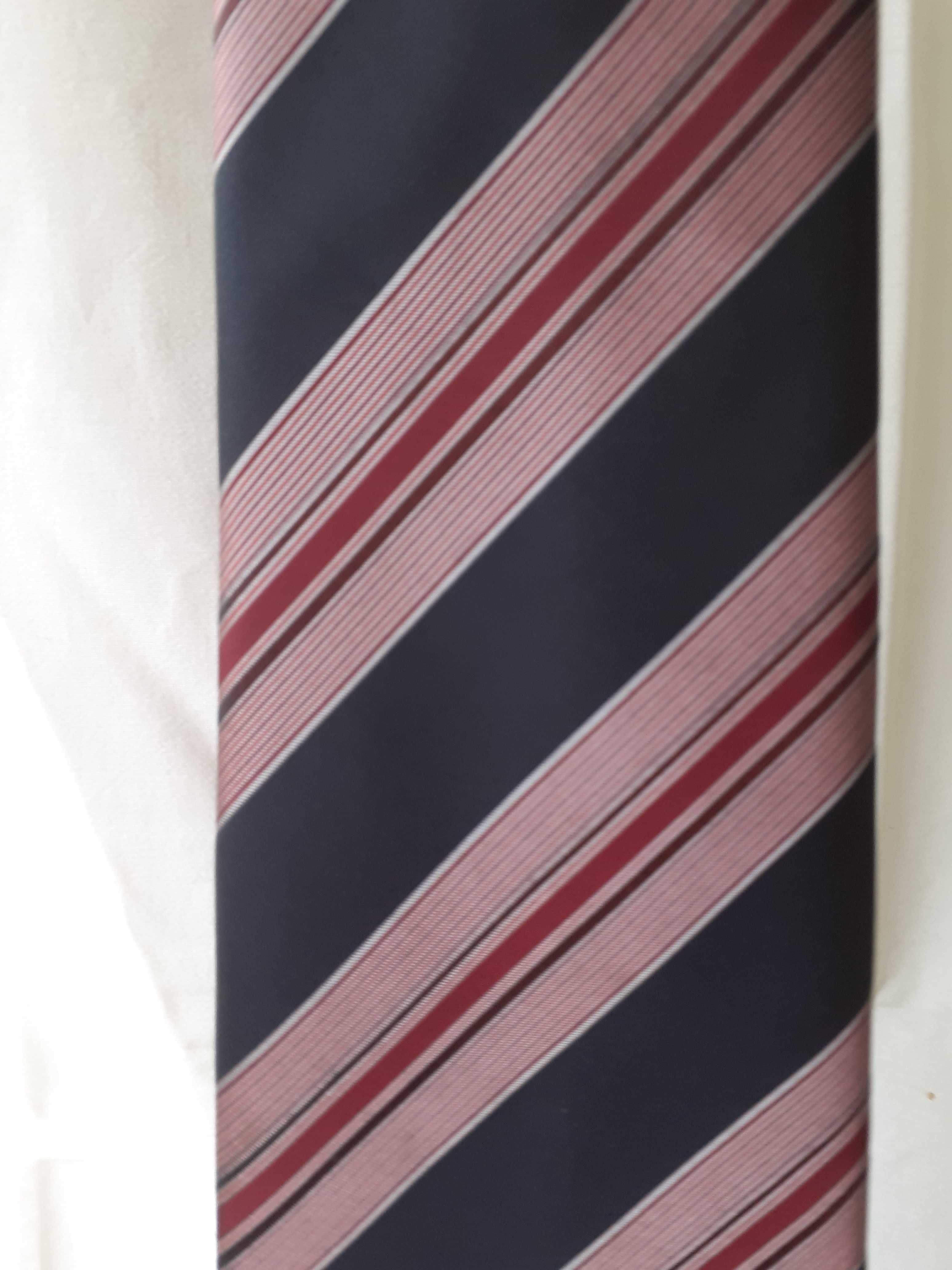 Krawat czarnobordowy firmy VIP Collection
