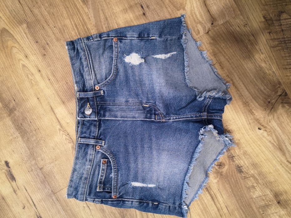 Nowe Krótkie spodenki H&M 38