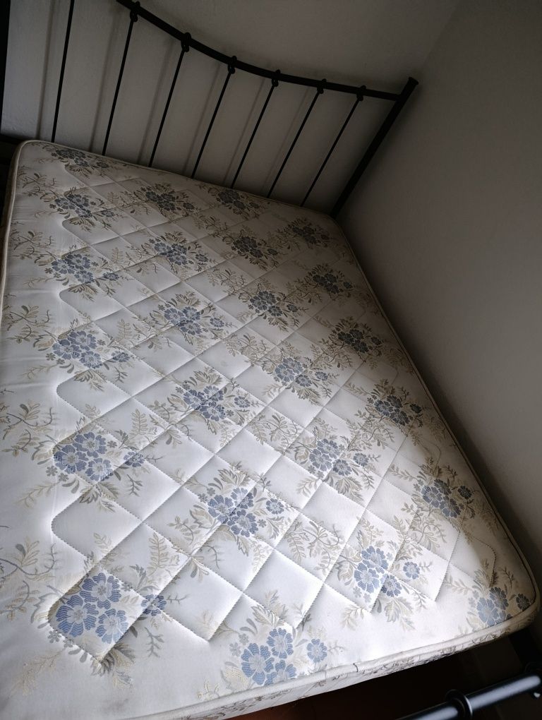 Cama de casal + colchão