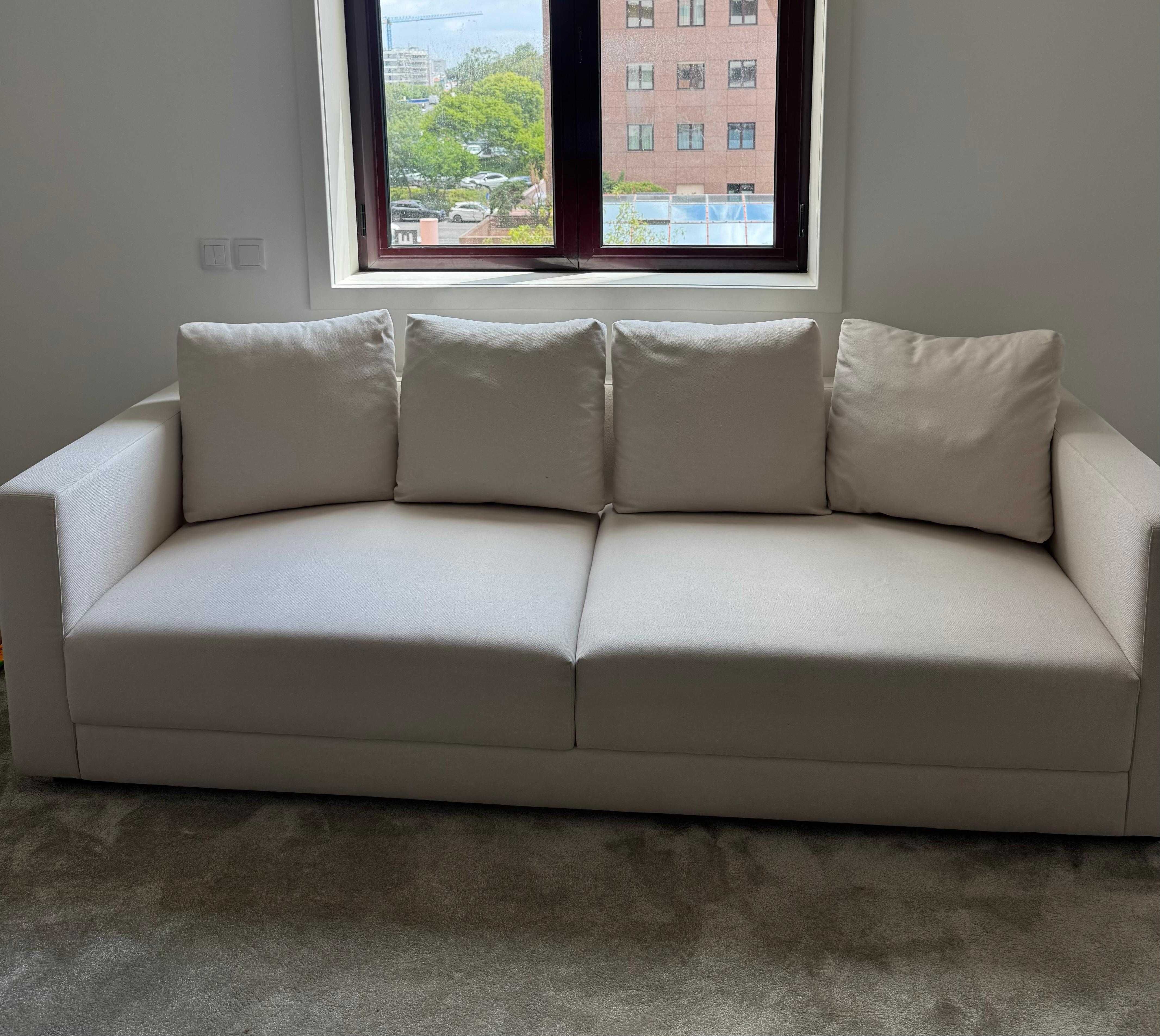 Sofá bege novo 240cm