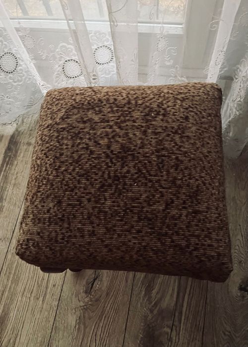 taboret stołek tapicerowany ludwikowski