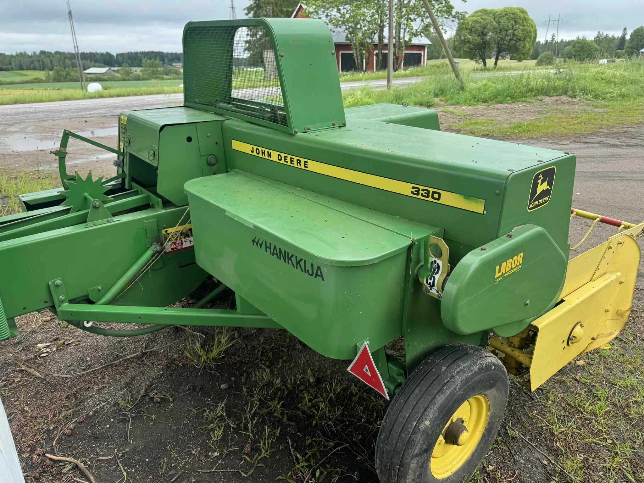 Тюковий Прес Підбирач Пресс подборщик JOHN DEERE 330 (339-332-336-349)