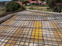 Terraplanagens e estruturas em betão cofragens