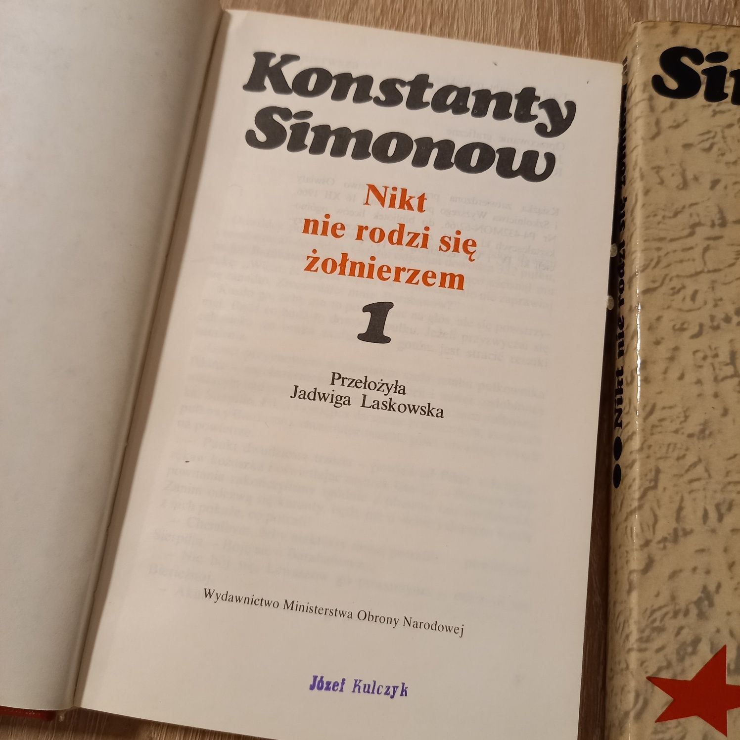Książka Nikt nie rodzi się żołnierzem cz.1 i 2. / Simonow