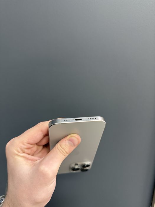 Б/у iPhone 15 Pro Max 256Gb Natural