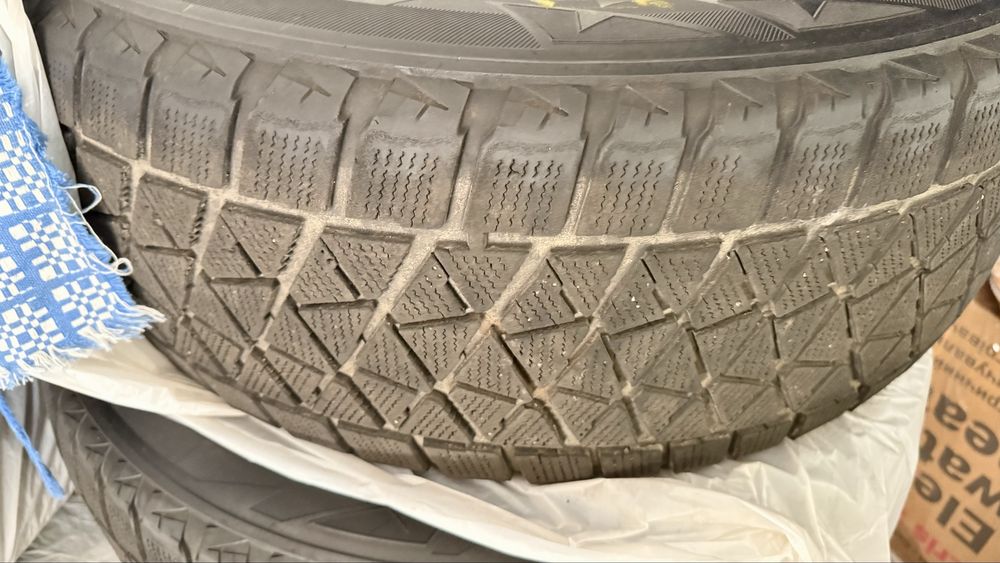 Шини 2 комплекти (літні+зимові)