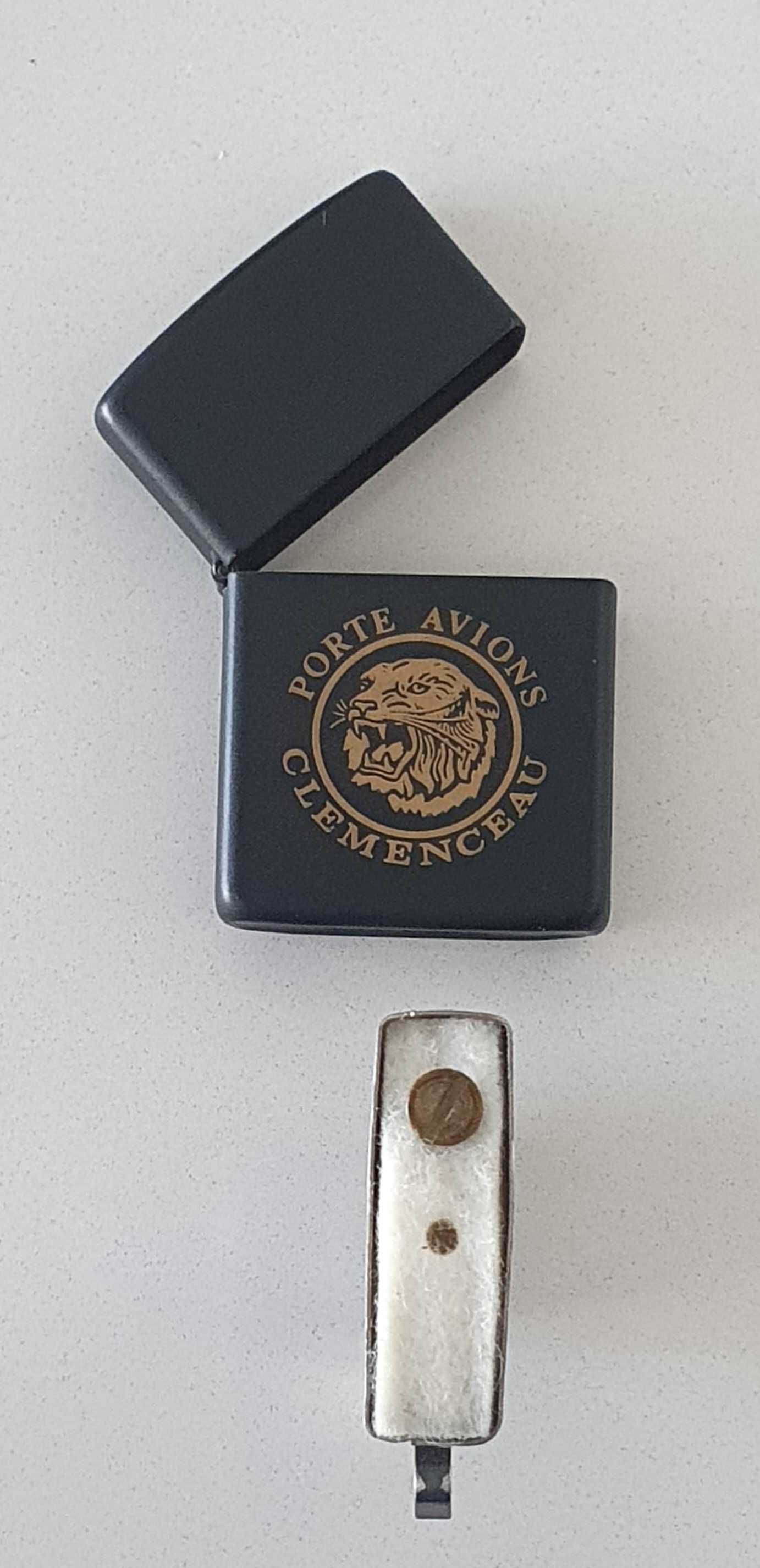 Isqueiro Zippo - Porte Avions Clemenceau (colecção)(Militar)