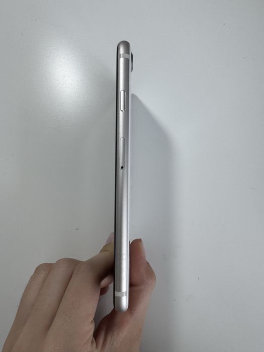 iPhone SE 2022 64GB