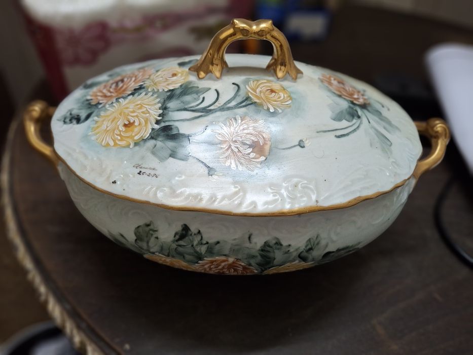 Terrina antiga flores decorativa