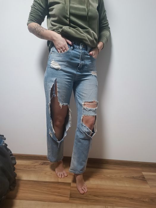 Mom jeans spodnie z dziurami FB sister