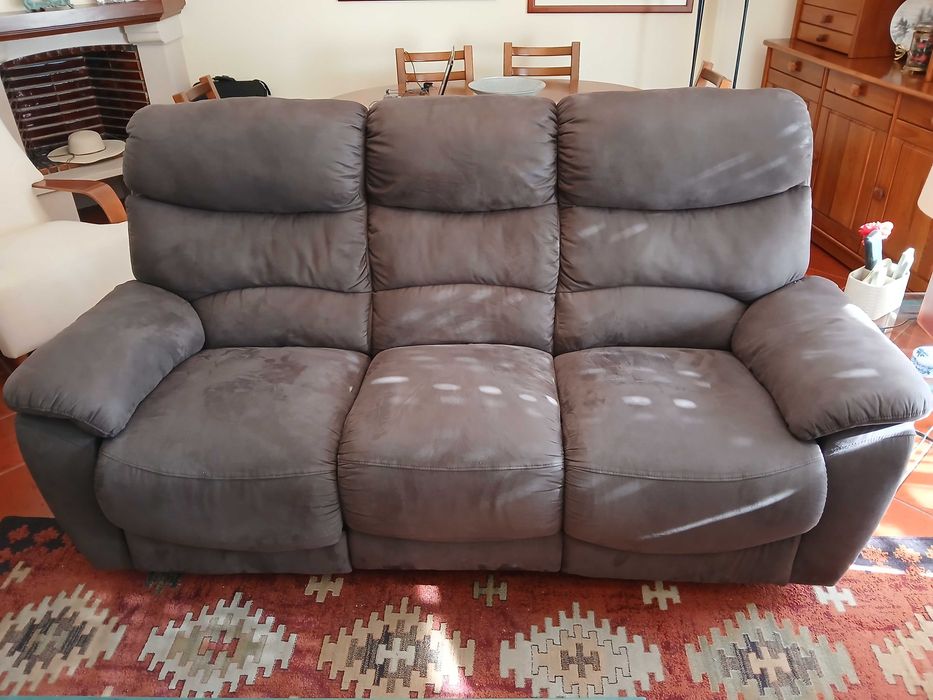 Sofá Pele 3 lugares elétrico