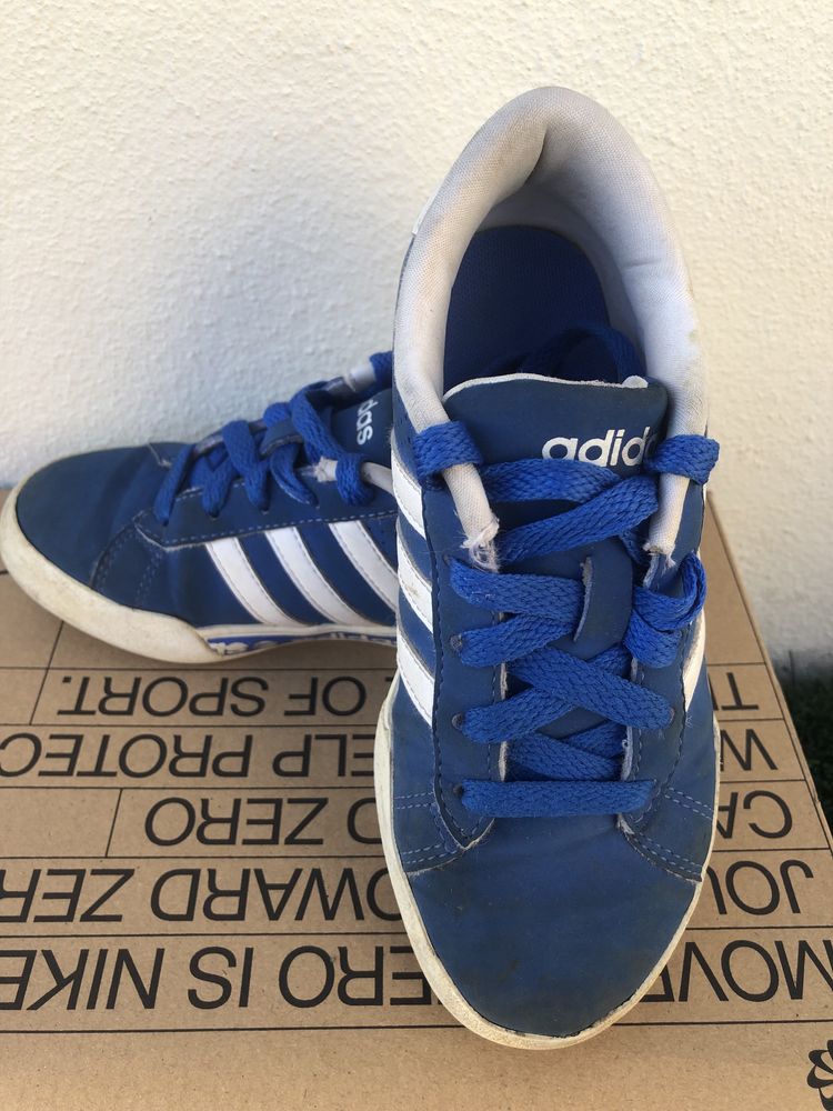 Sapatilhas Adidas azul tamanho 30,5