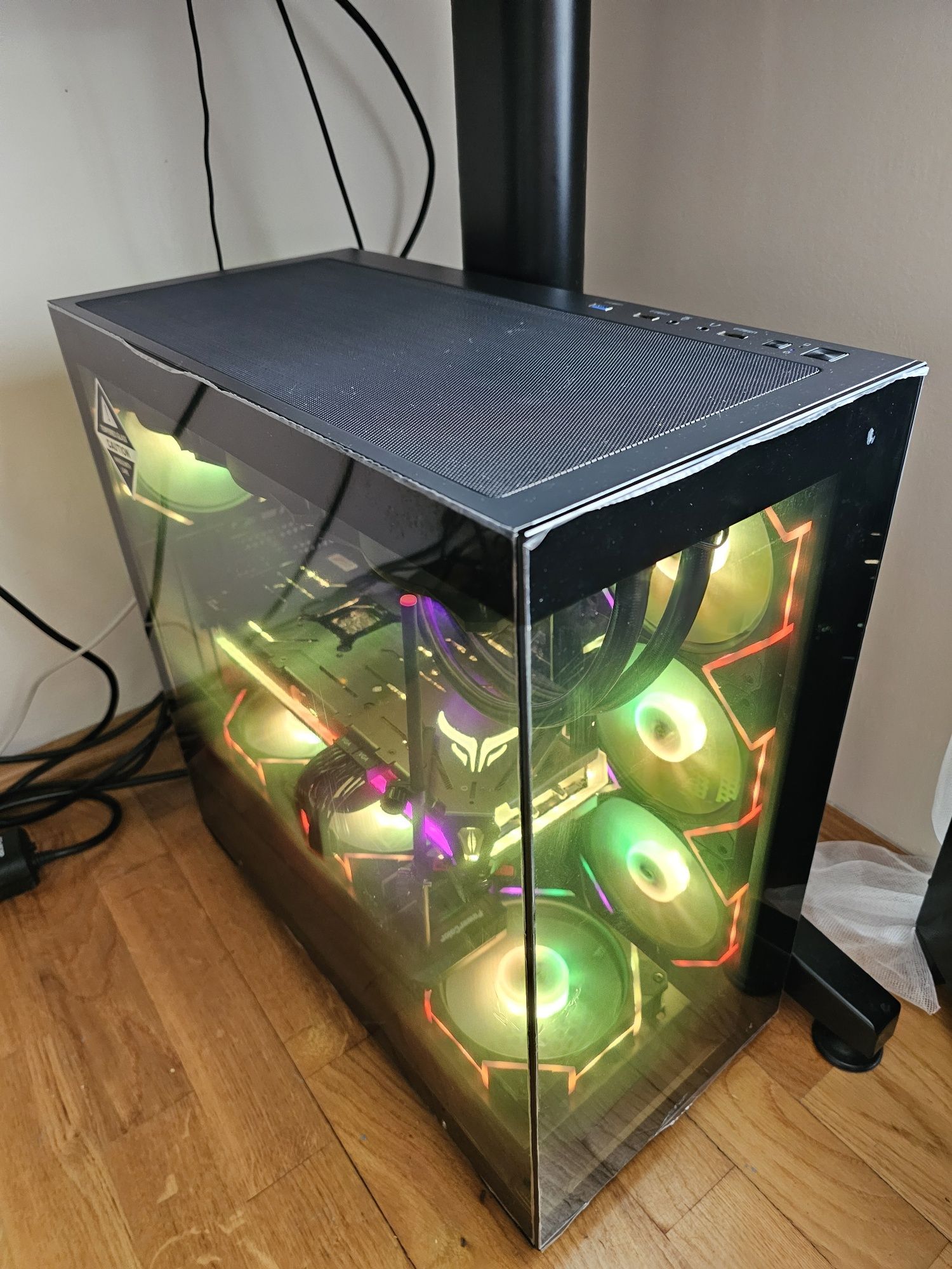 Nowy Komputer Gamingowy ARGB - R5 7500f / RX 7800XT / 2TB / 32GB DDR5