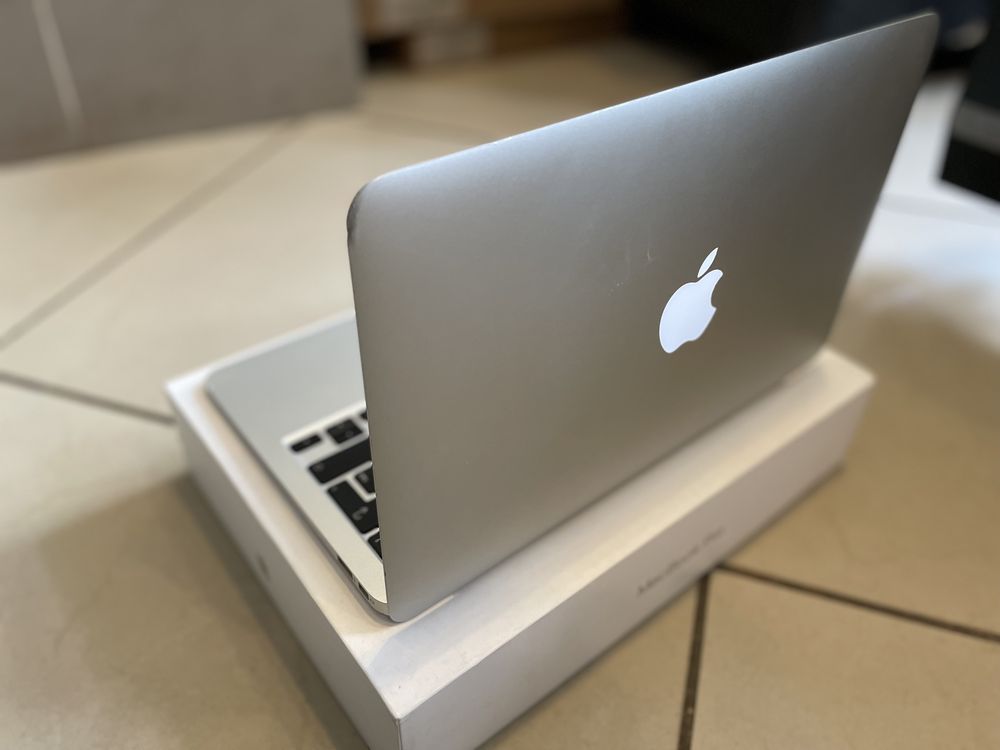 Apple MacBook Air 13  2015 r i5/8GB/ 120 ssd big sur