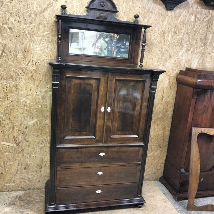 Stary oryginalny kredensik