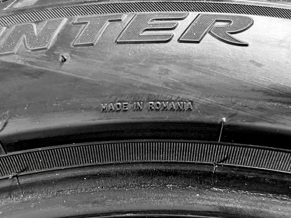 Шини Б/в 255.40.18 пара Pirelli