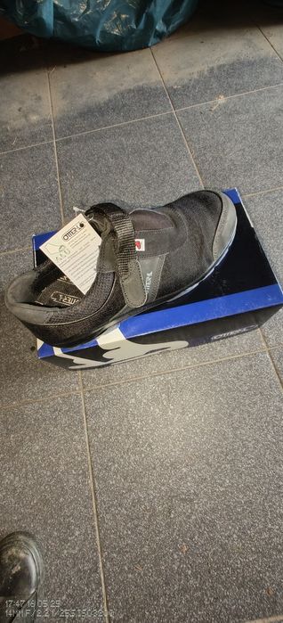 Buty bezpieczne premium.