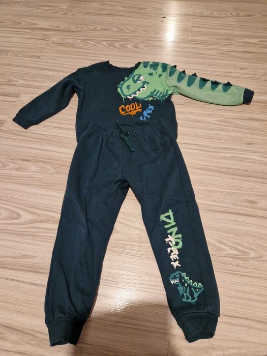Dres dinozaur h&m  110