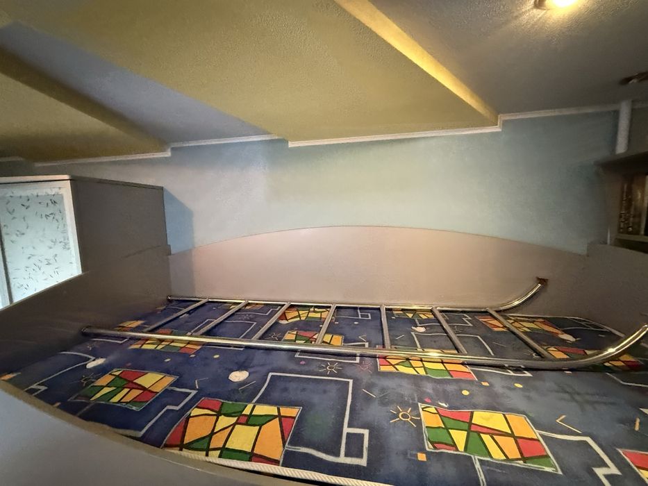 Двухэтажная кровать детская с мебелью вся, шкаф и тд