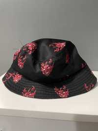 czapka bucket hat w diabelki