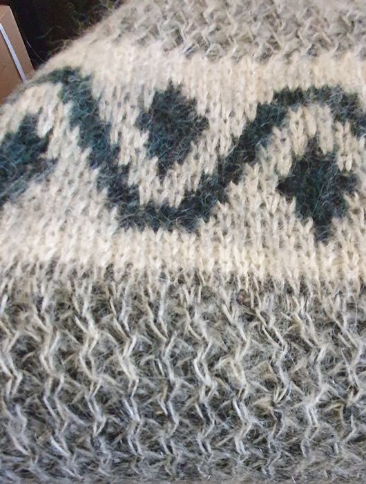 Продаю свитор шотландский мужской