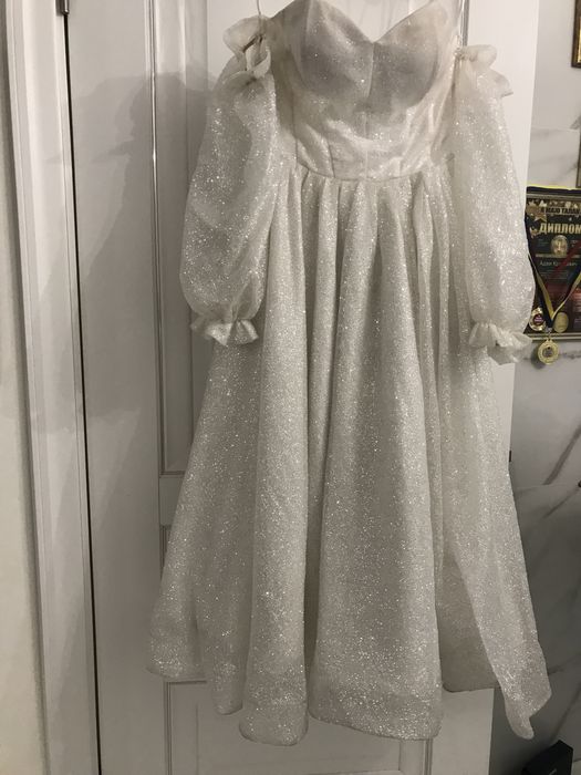 Продам біле плаття на випускний/весільне