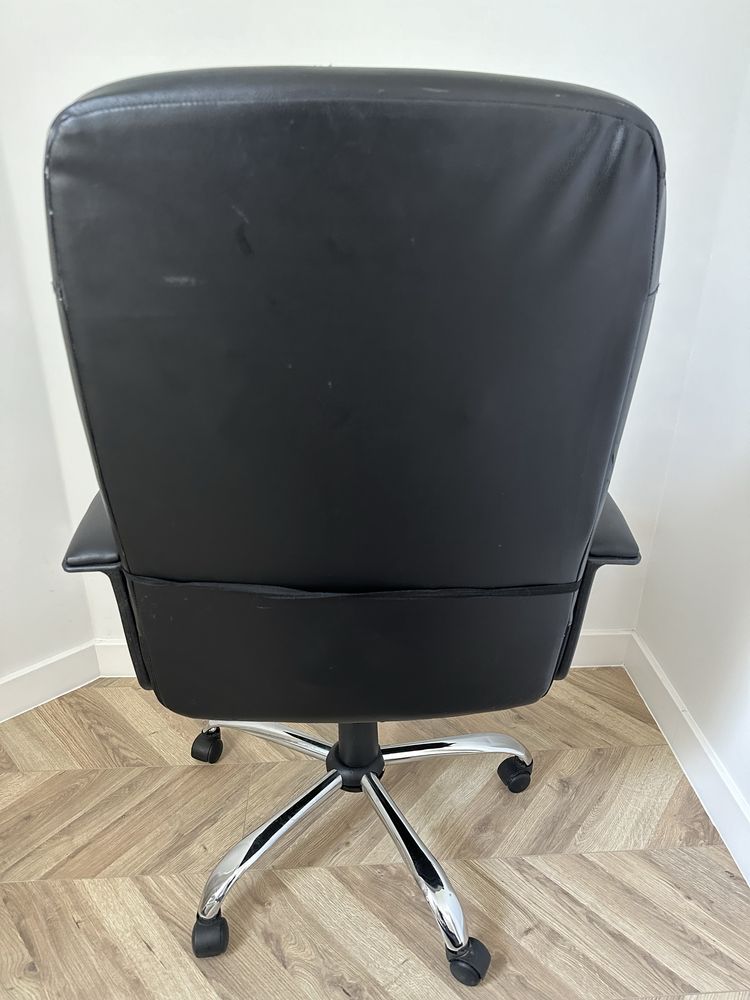 Fotel / krzeslo biurowe