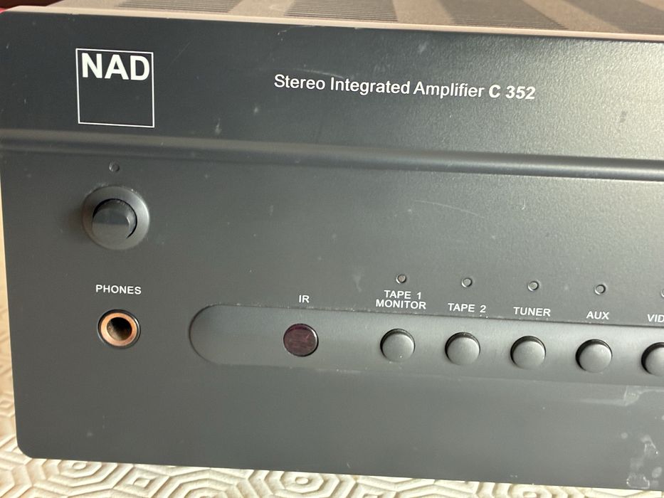 Amplificador  NAD C352
