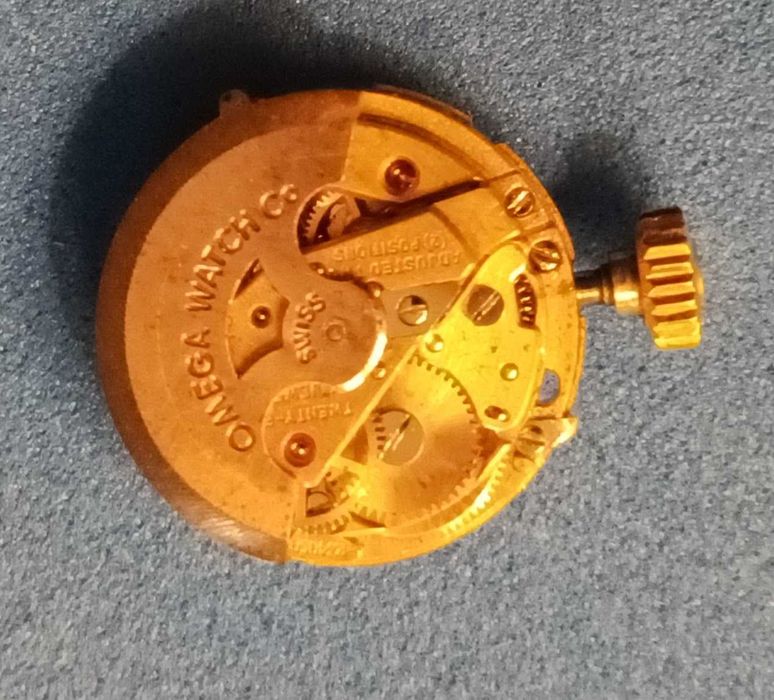 Movimento OMEGA Ladymatic a funcionar (Movimento, coroa, vidro safira)