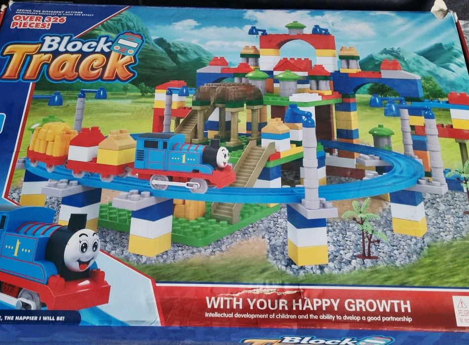 Констурктор дитячий з поїздом і залізничною колією