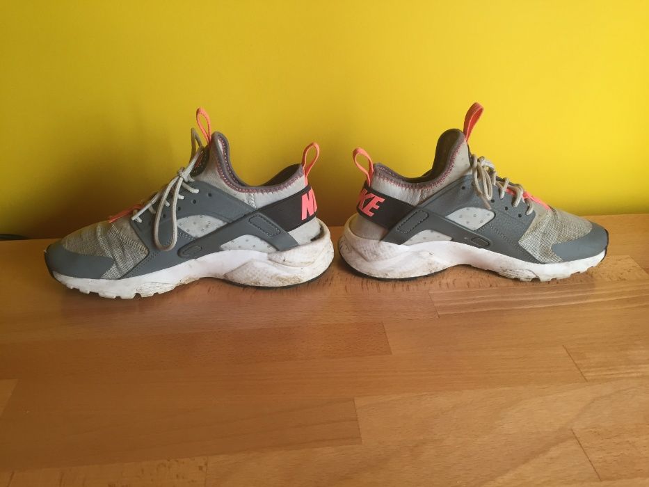 KA150 Nike Air Huarache Run Ultra GS 36,5