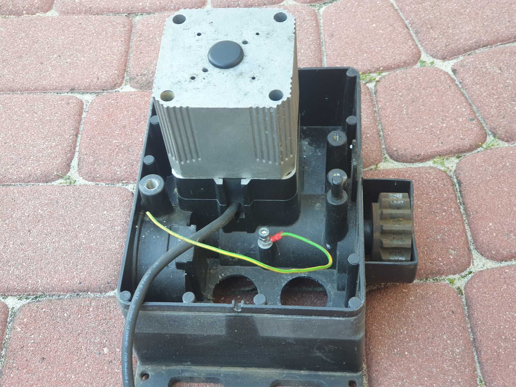 Podstawa, przekładnia, silnik bez elektroniki FAAC 740