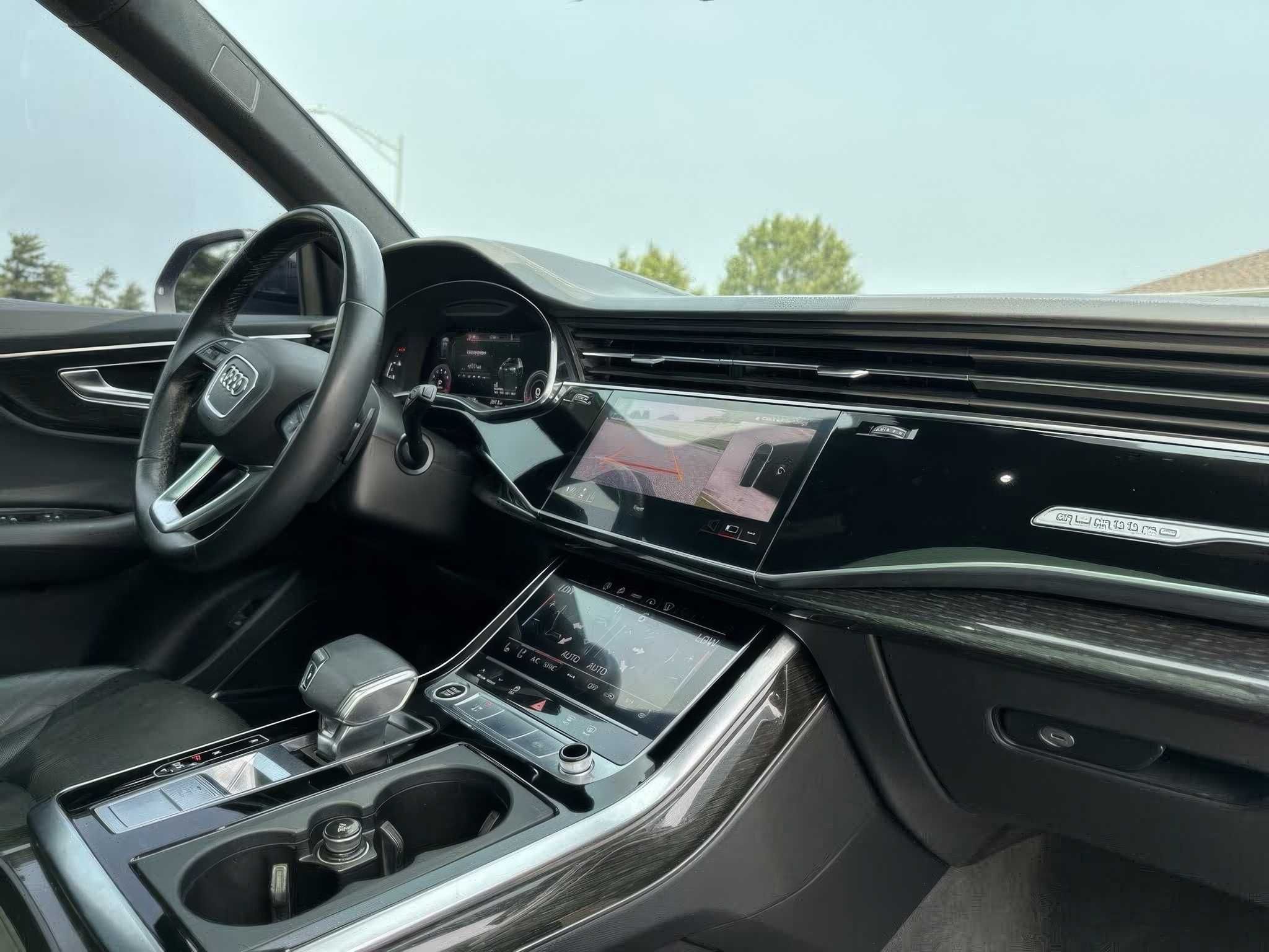 Audi Q8         2021