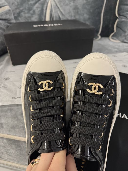 Лаковые кеды Chanel