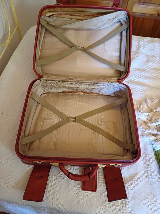 mala de viagem vintage. muito util