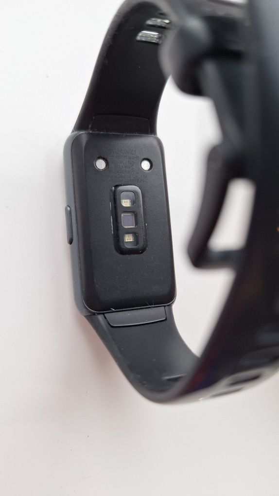 Продам фітнес-браслет Huawei band 6
