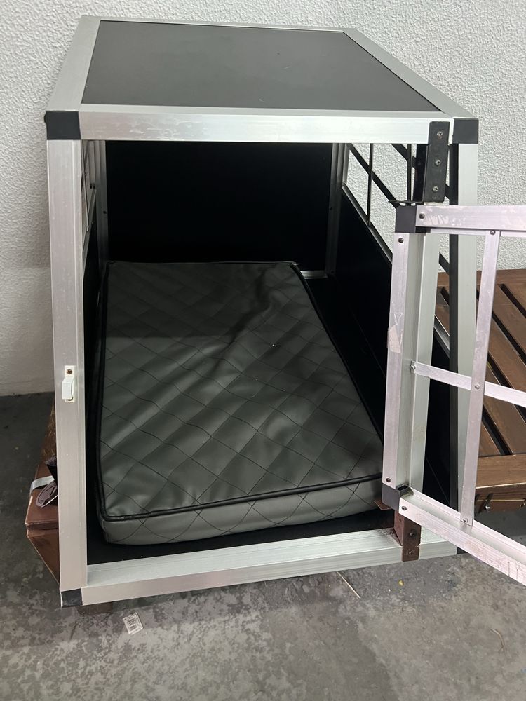 Transportadora para Carro Aluminio Caes com Cama Impermeavel de Couro
