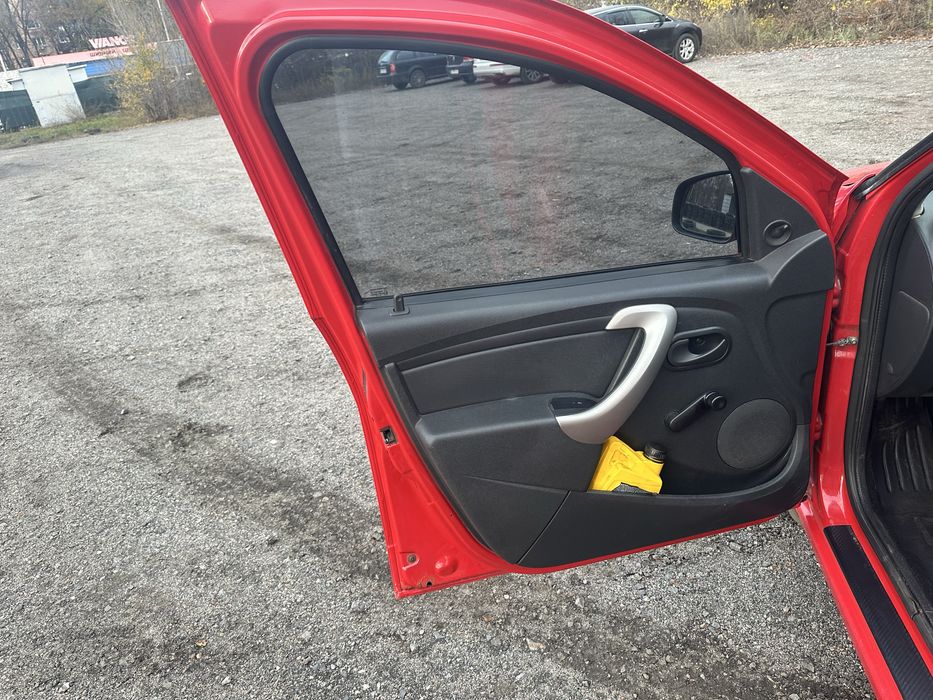 Dacia Sandero 1.4 , 2009 рік