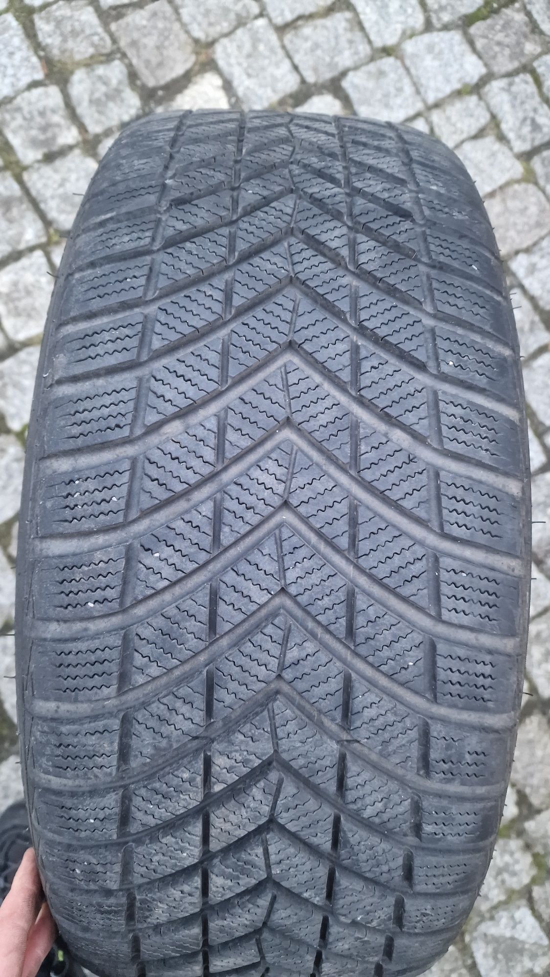 4x Felgi Rial Bellagio R18 + opony Infinity ecozen
245/45R18 10