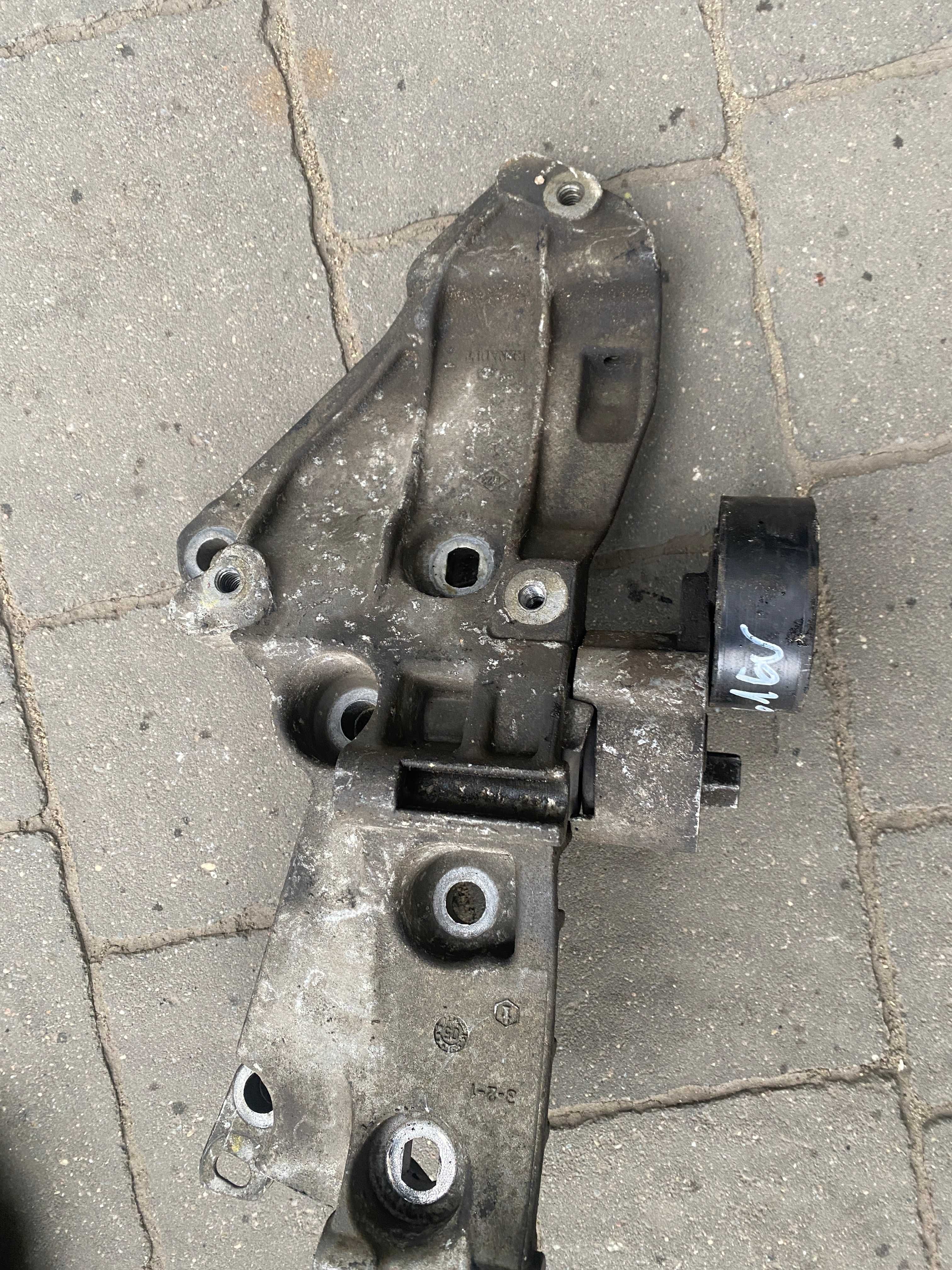 Łapa alternatora Renault Modus 1.6 16V 8200.4250.34.
