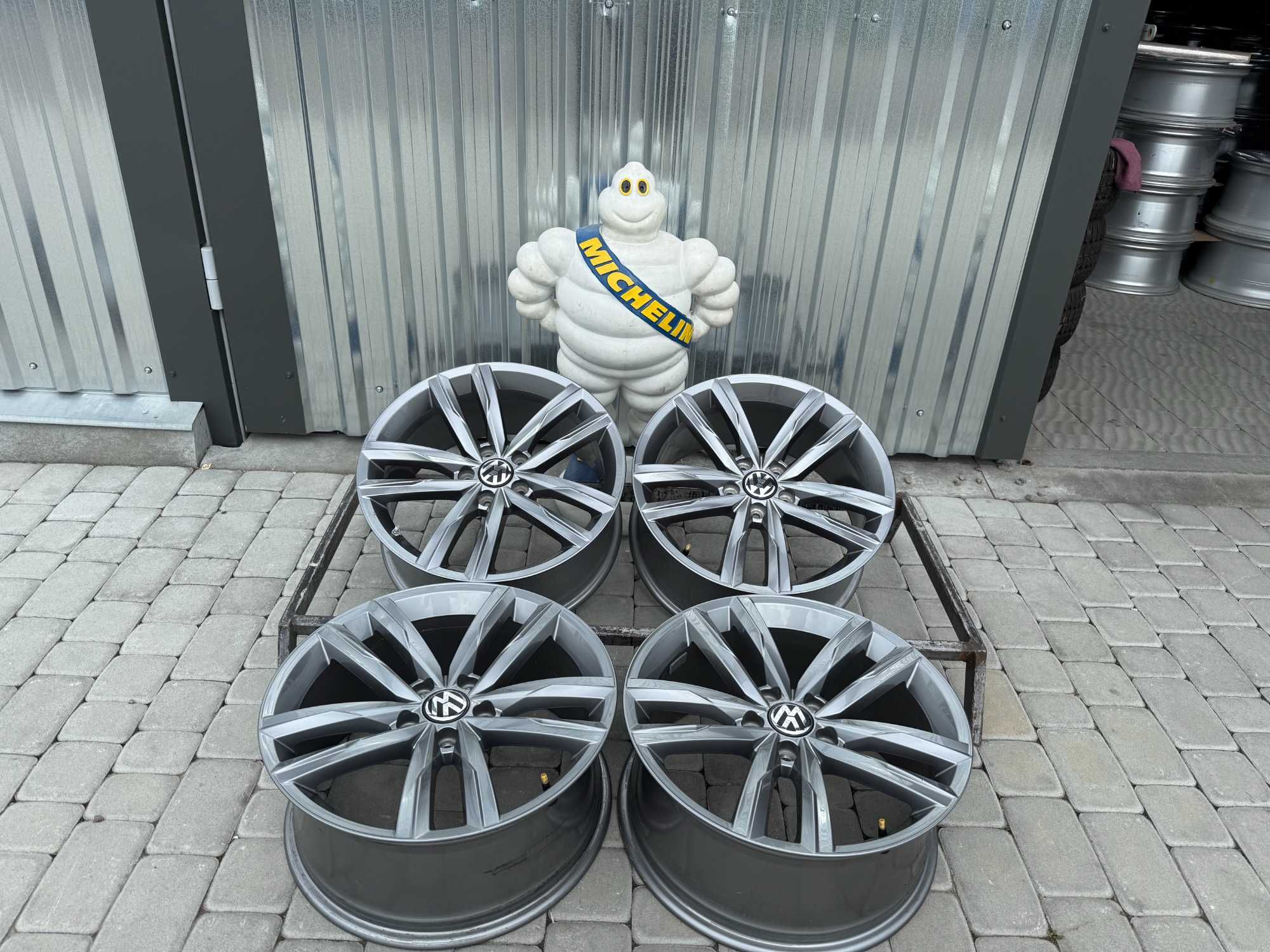 Диски VW R18 5x112 8J ET44 Passat B7 B8 Beetle CC Eos Variant Skoda